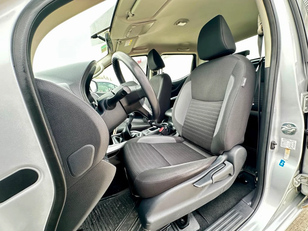 Nissan Navara Navara Dc 4x4 2.3 Tdi Se año 2023