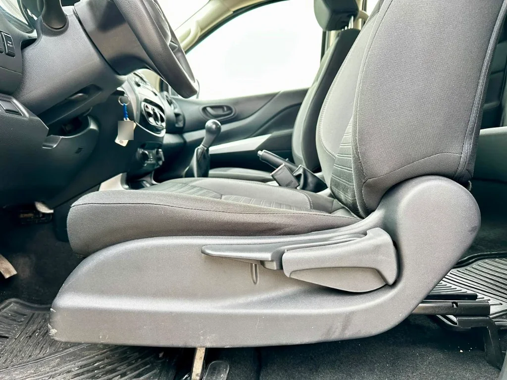 Nissan Navara Navara Dc 4x4 2.3 Tdi Se año 2023