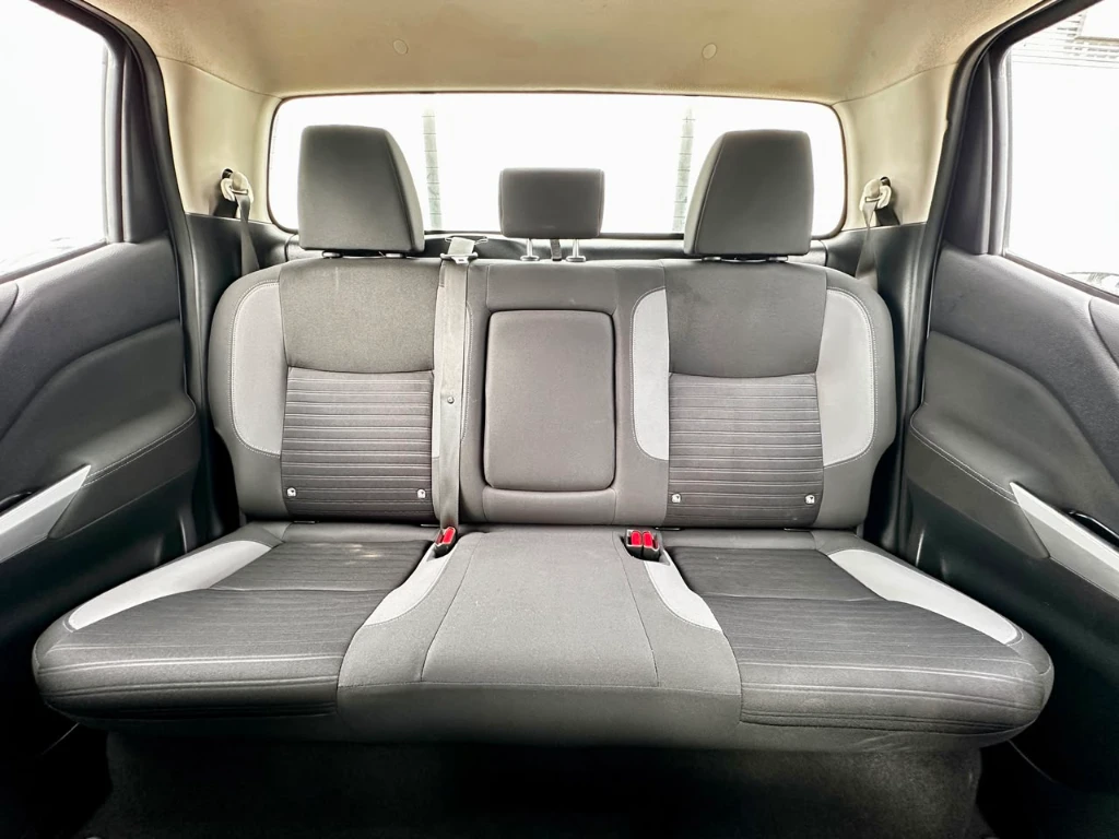 Nissan Navara Navara Dc 4x4 2.3 Tdi Se año 2023