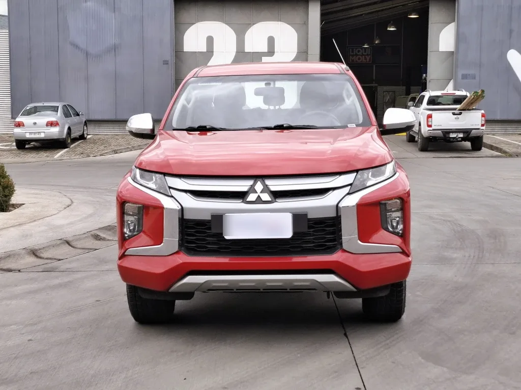 Mitsubishi L200 L200 Katana D/c 2.4 Td Mt Cr año 2022