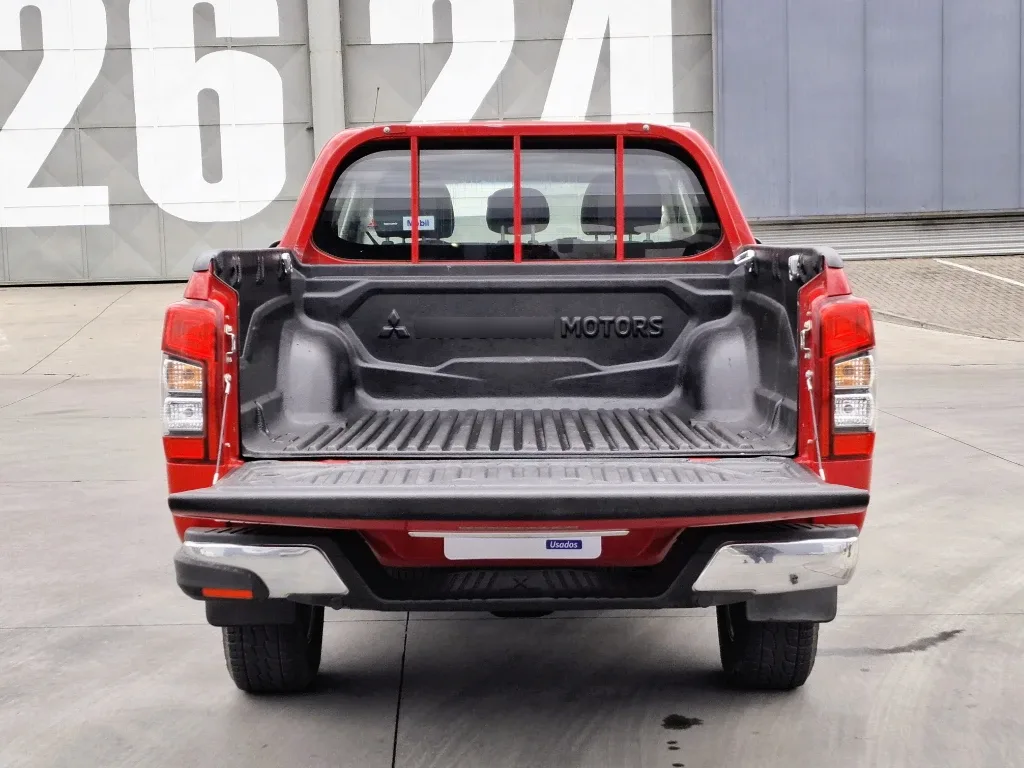 Mitsubishi L200 L200 Katana D/c 2.4 Td Mt Cr año 2022