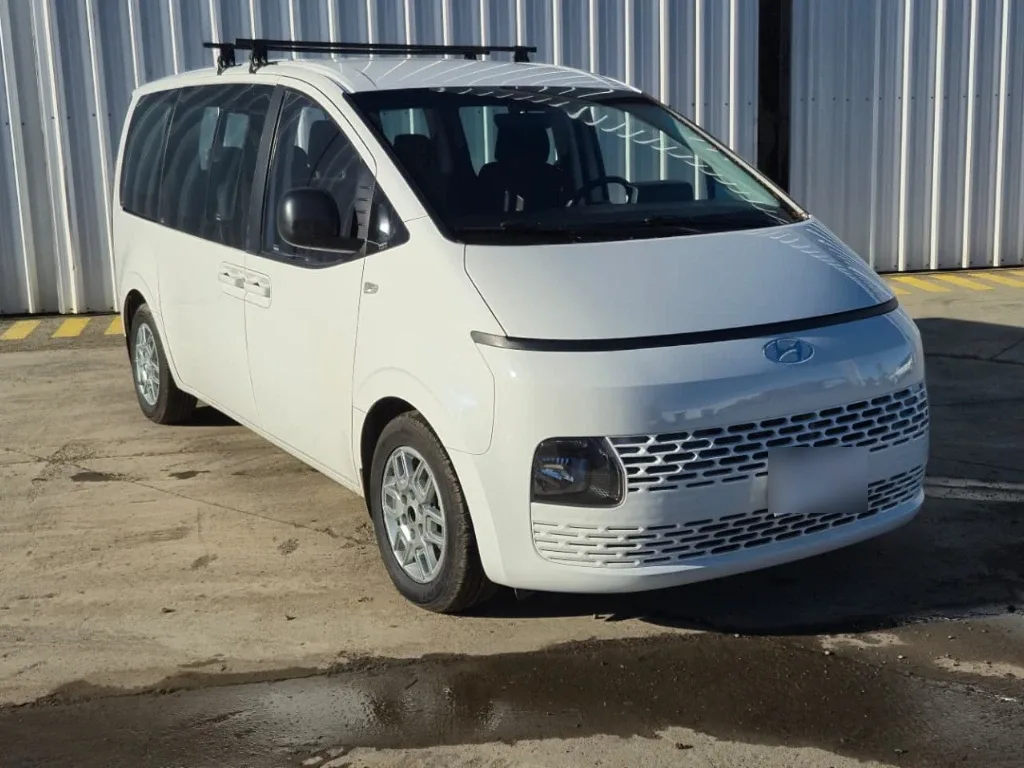 Hyundai Staria Furgón Us4 Mb 2.2 Crdi At año 2024