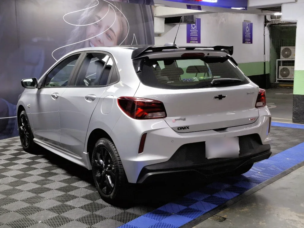 Chevrolet Onix Hb 1.0t Rs Mt P Onstar año 2023