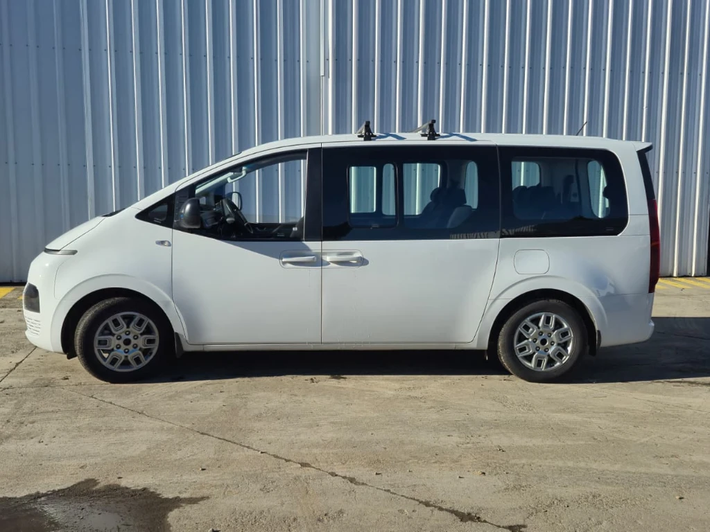 Hyundai Staria Furgón Us4 Mb 2.2 Crdi At año 2024