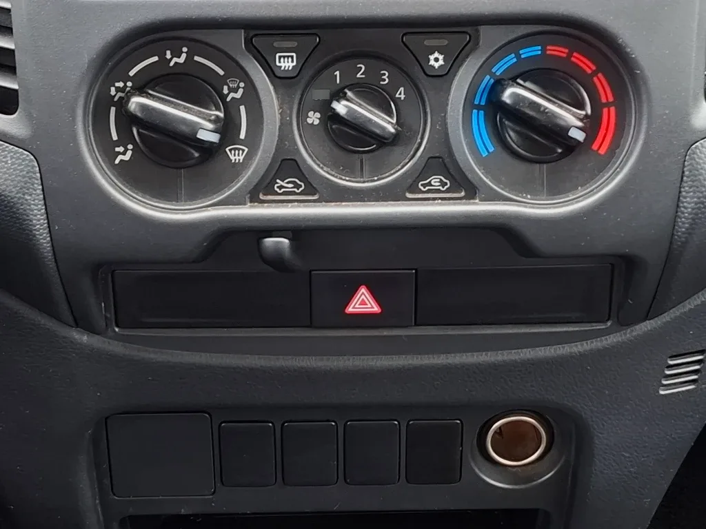 Mitsubishi L200 L200 Katana D/c 2.4 Td Mt Cr año 2022