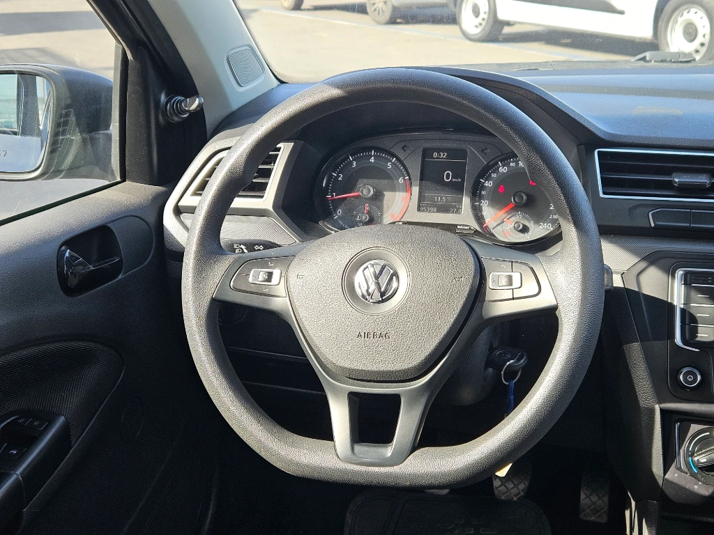 Volkswagen Gol 1.6 Hb Mt Ac año 2022