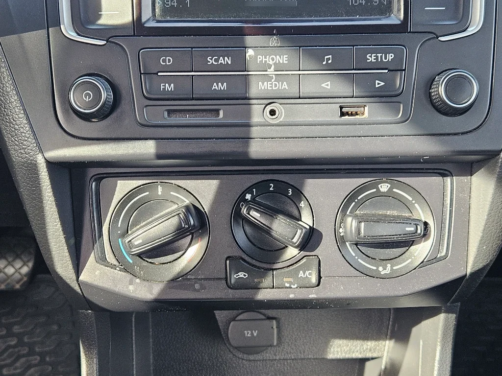 Volkswagen Gol 1.6 Hb Mt Ac año 2022