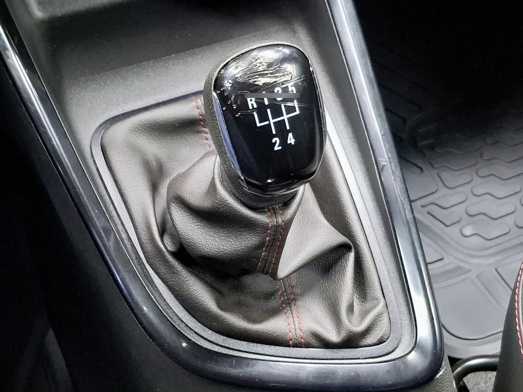 Chevrolet Onix Hb 1.0t Rs Mt P Onstar año 2023