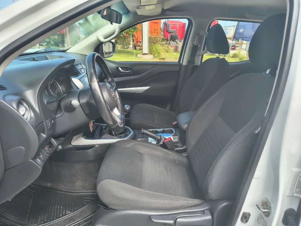Nissan Navara Dc 4x4 2.3tdi Xe año 2023