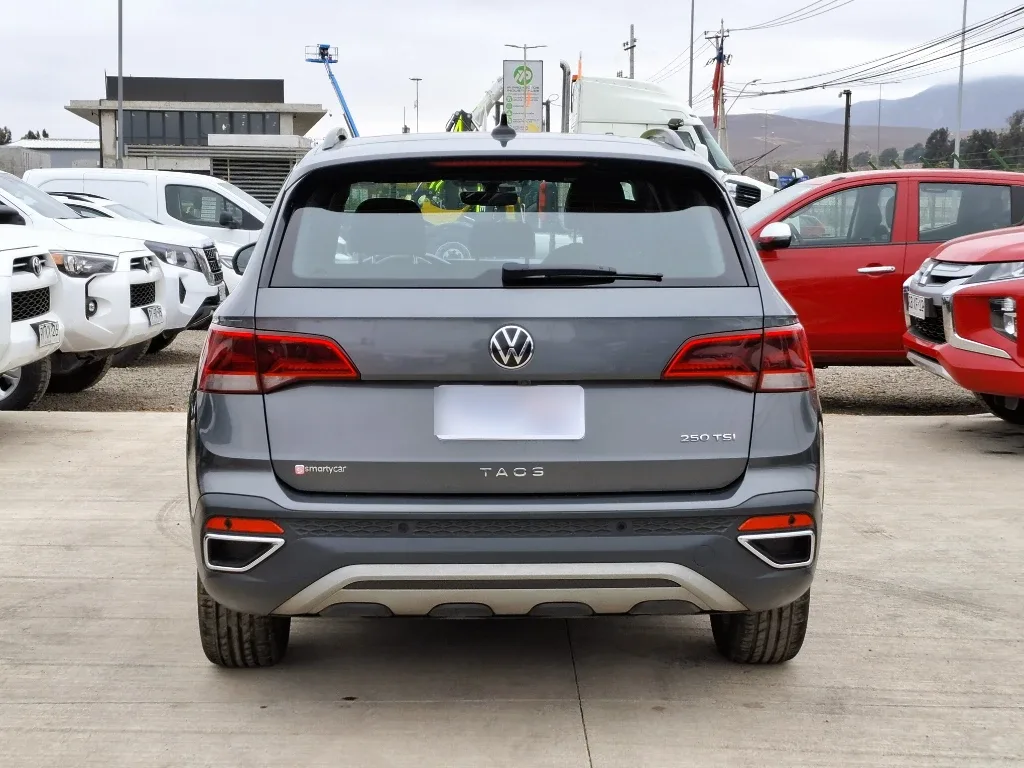 Volkswagen Taos Taos 1.4 Tsi At Comfortline año 2022
