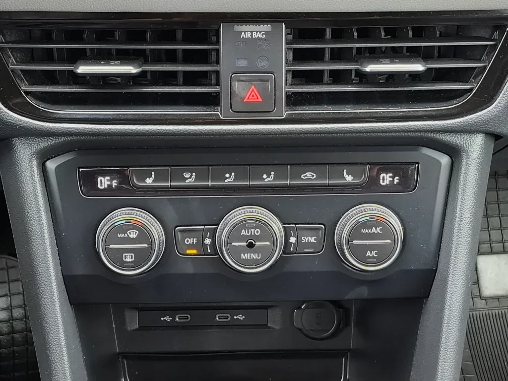 Volkswagen Taos Taos 1.4 Tsi At Comfortline año 2022