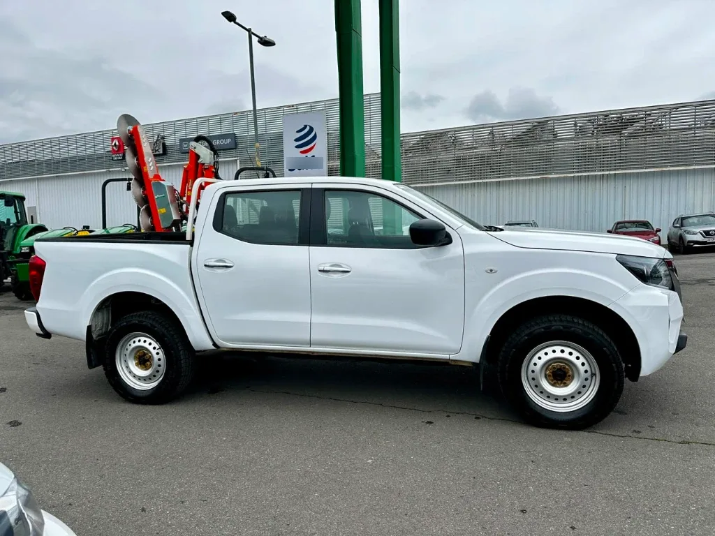 Nissan Navara Navara Dc 4x4 2.3 Tdi Se año 2023