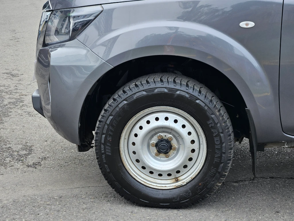 Nissan Navara Dc 4x2 2.3tdi Se año 2022