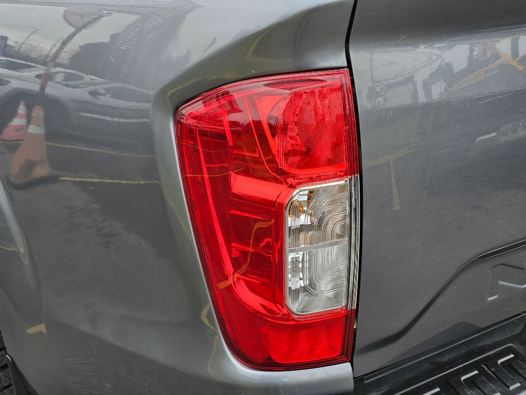 Nissan Navara Dc 4x2 2.3tdi Se año 2022