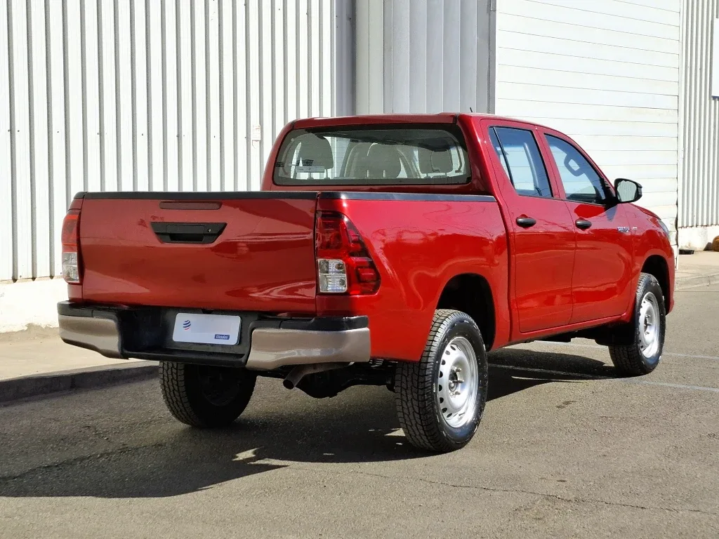 Toyota Hilux Dc 4x2 2.4 D Dx Mt año 2022