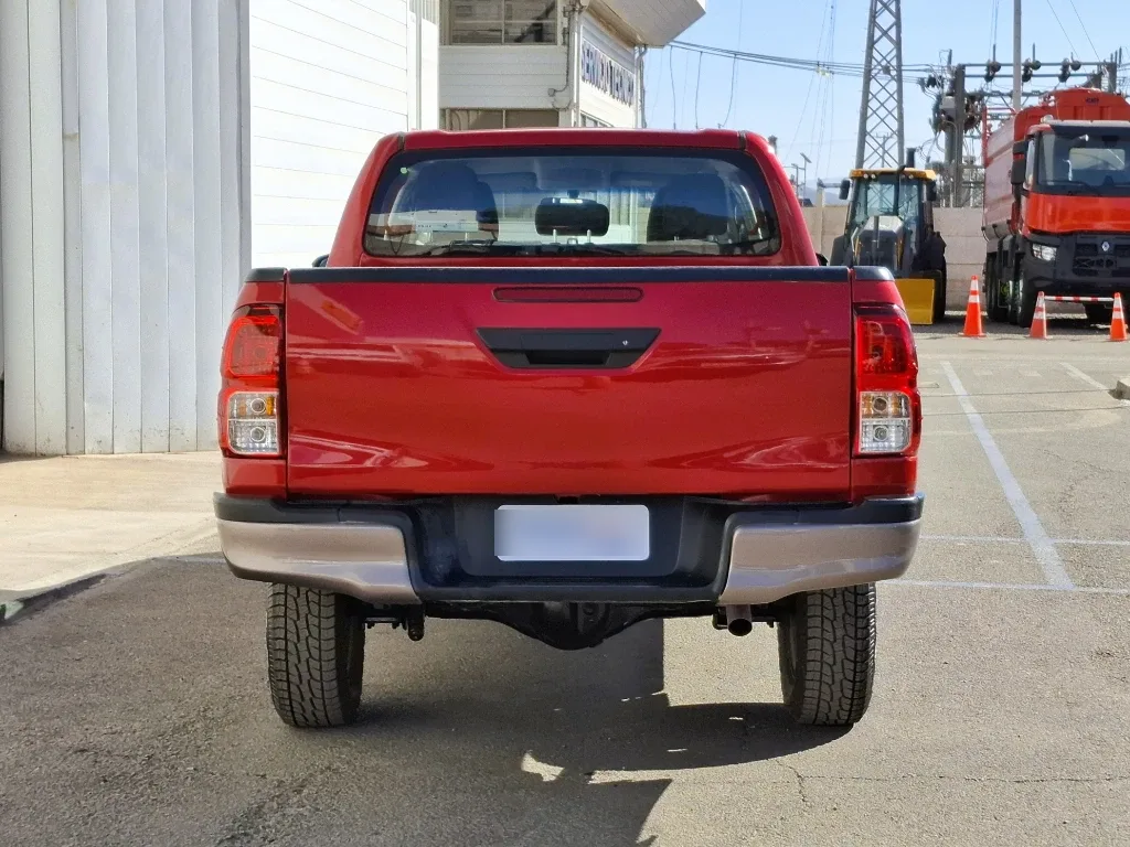 Toyota Hilux Dc 4x2 2.4 D Dx Mt año 2022