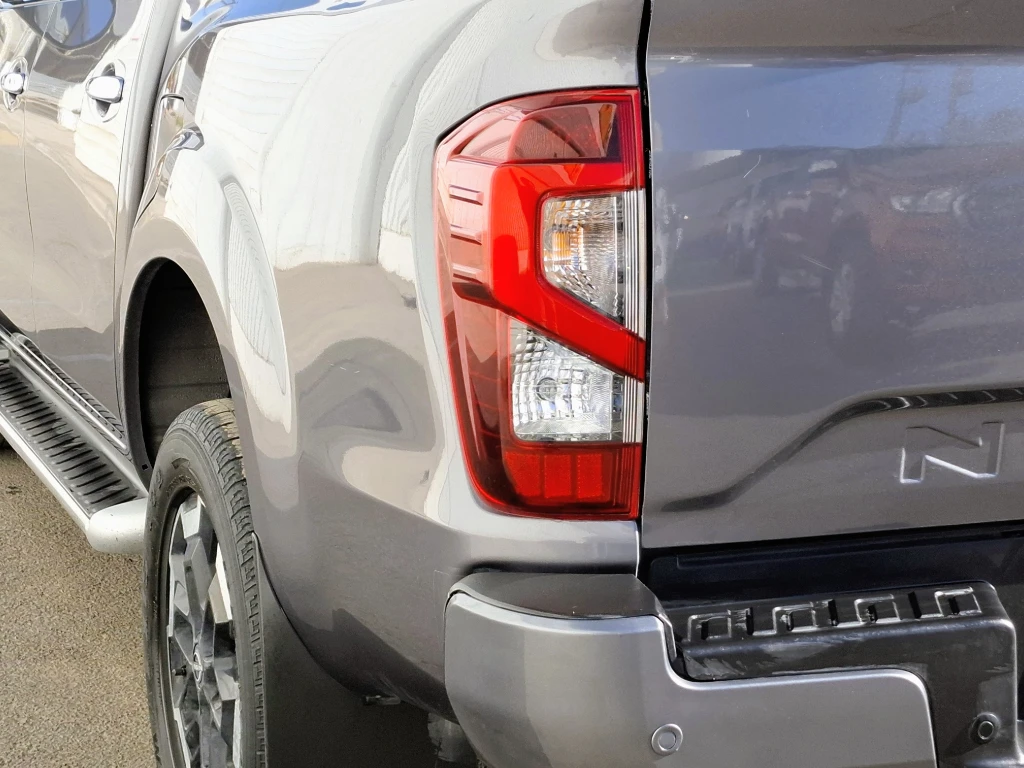 Nissan Navara Dc 4x4 2.3tdi Le año 2023