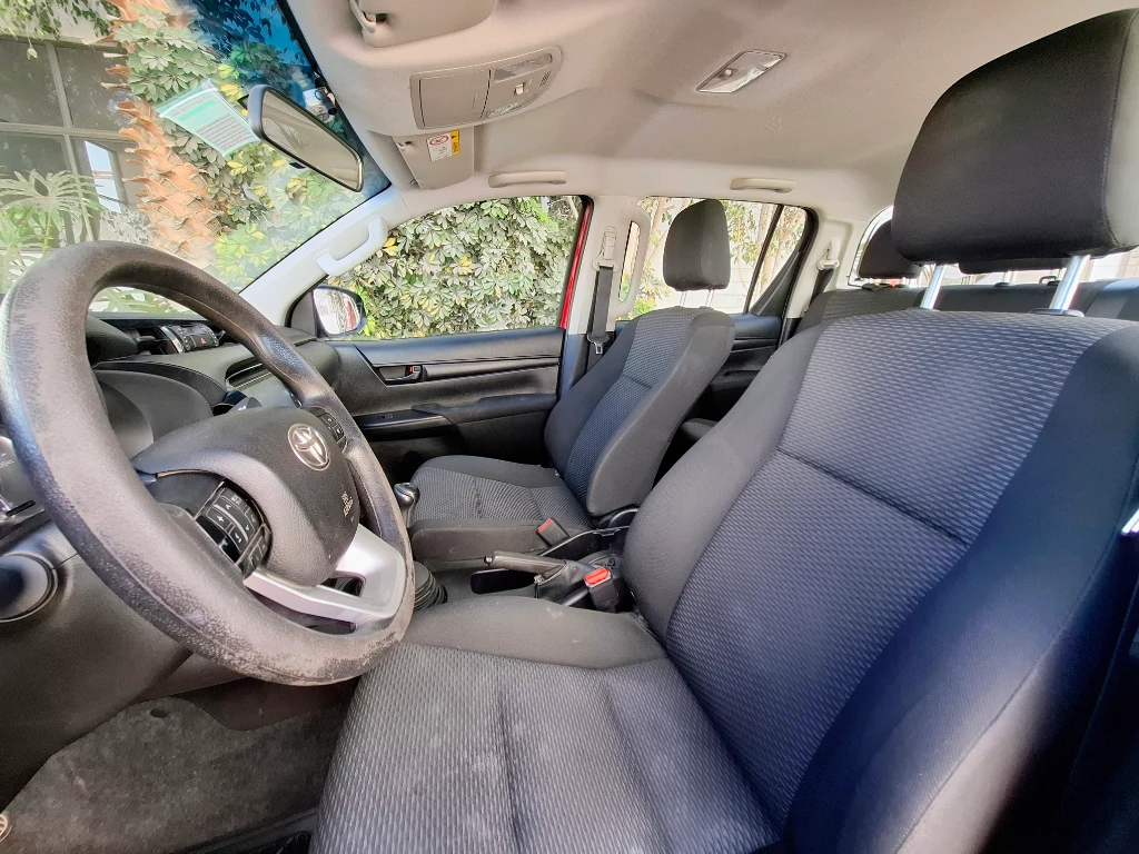 Toyota Hilux Dc 4x2 2.4 D Dx Mt año 2022