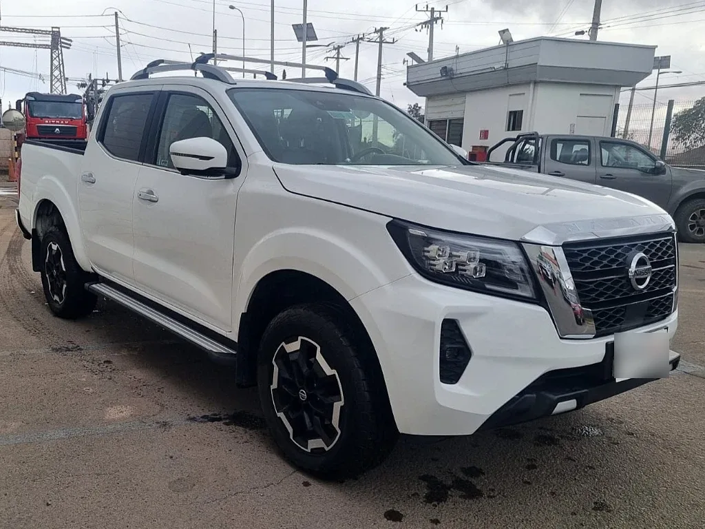 Nissan Navara Dc 4x4 2.3tdi Le At año 2022
