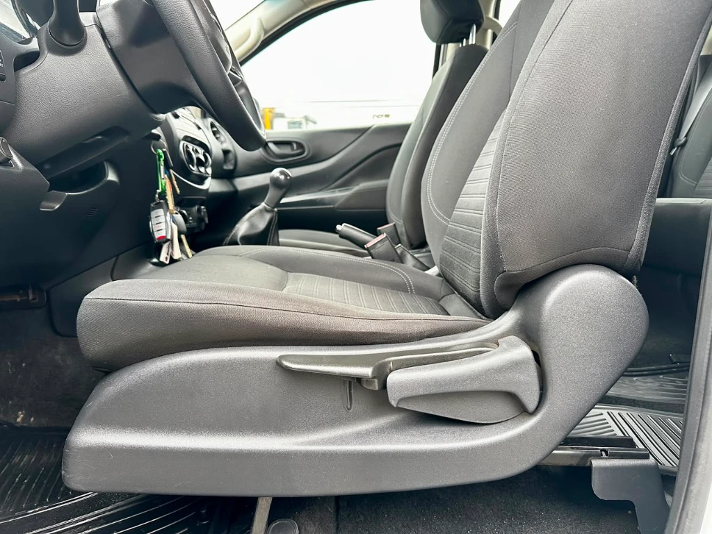 Nissan Navara Navara Dc 4x4 2.3 Tdi Se año 2023