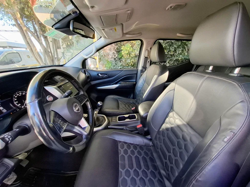 Nissan Navara Dc 4x4 2.3tdi Le año 2023