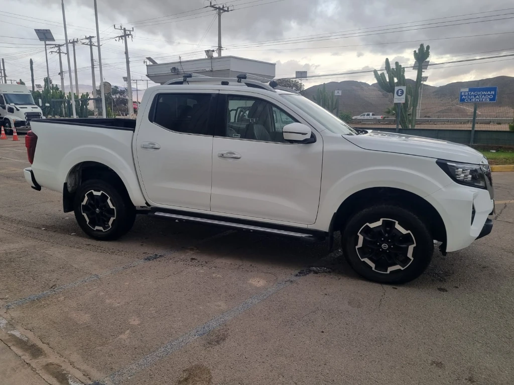Nissan Navara Dc 4x4 2.3tdi Le At año 2022