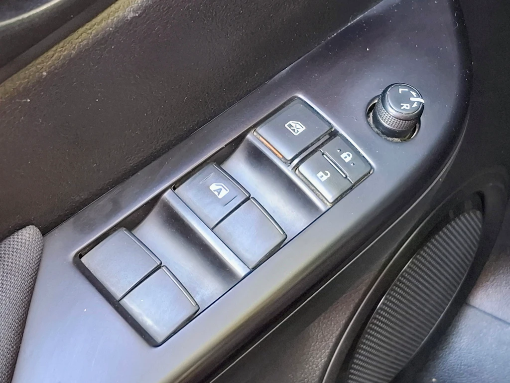 Toyota Hilux Dc 4x2 2.4 D Dx Mt año 2022