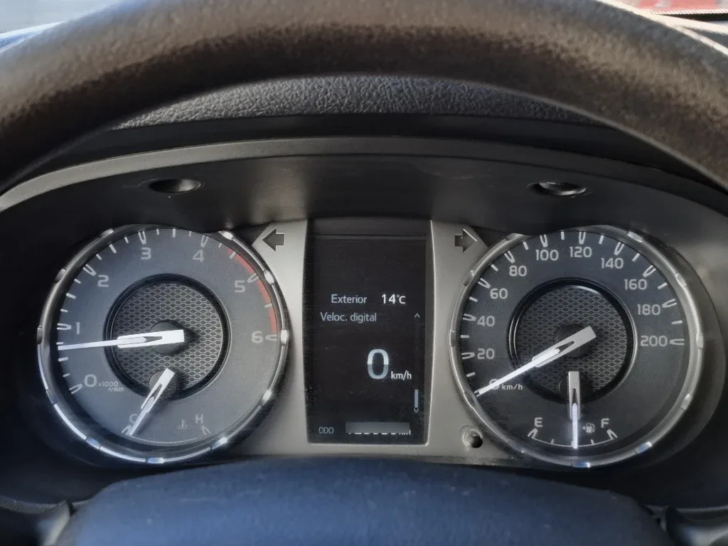 Toyota Hilux Dc 4x2 2.4 D Dx Mt año 2022