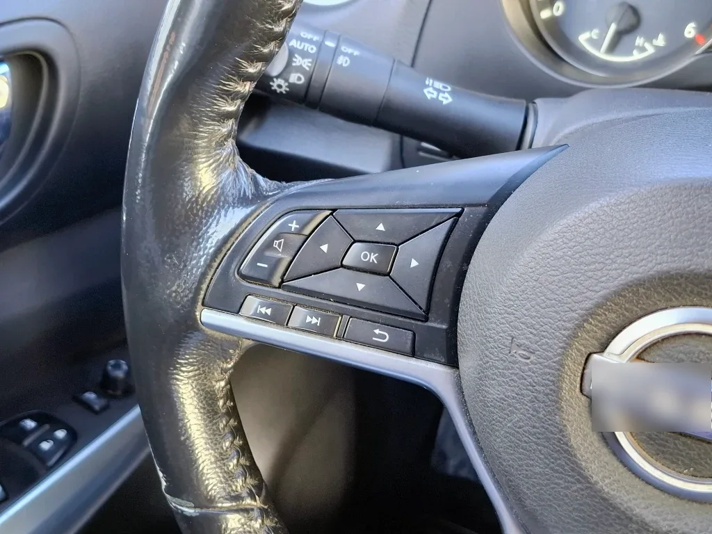 Nissan Navara Dc 4x4 2.3tdi Le año 2023