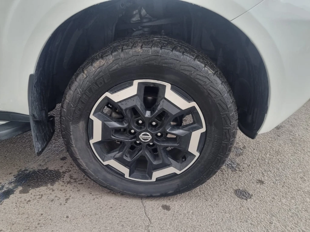 Nissan Navara Dc 4x4 2.3tdi Le At año 2022