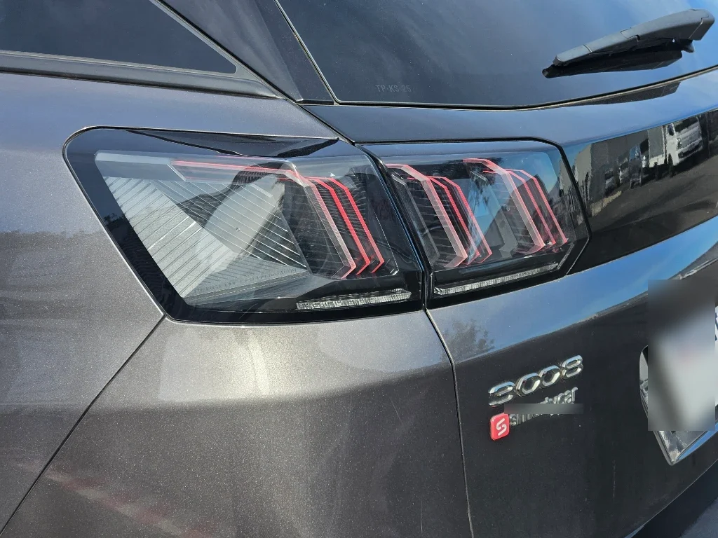Peugeot 3008 Allure Bluehdi 130 Eat8 año 2024