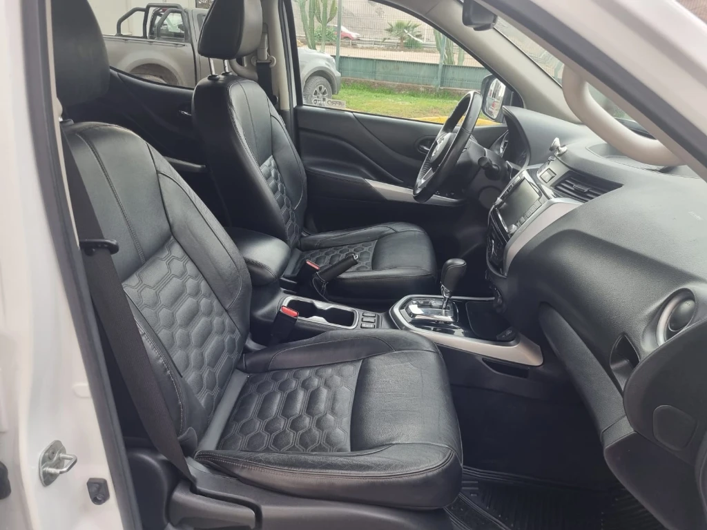 Nissan Navara Dc 4x4 2.3tdi Le At año 2022
