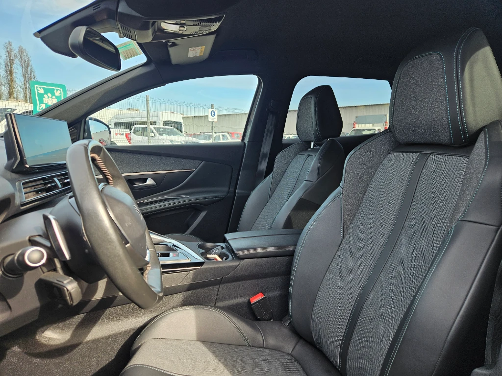 Peugeot 3008 Allure Bluehdi 130 Eat8 año 2024
