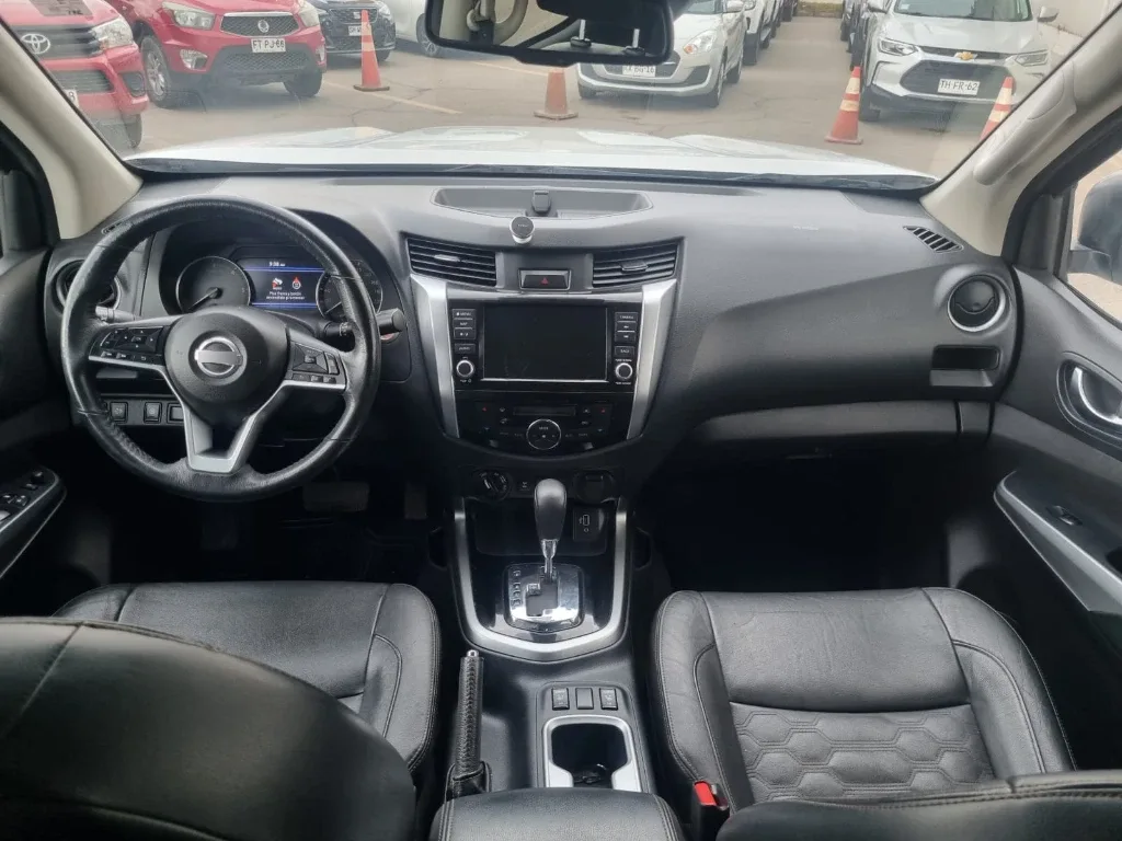 Nissan Navara Dc 4x4 2.3tdi Le At año 2022