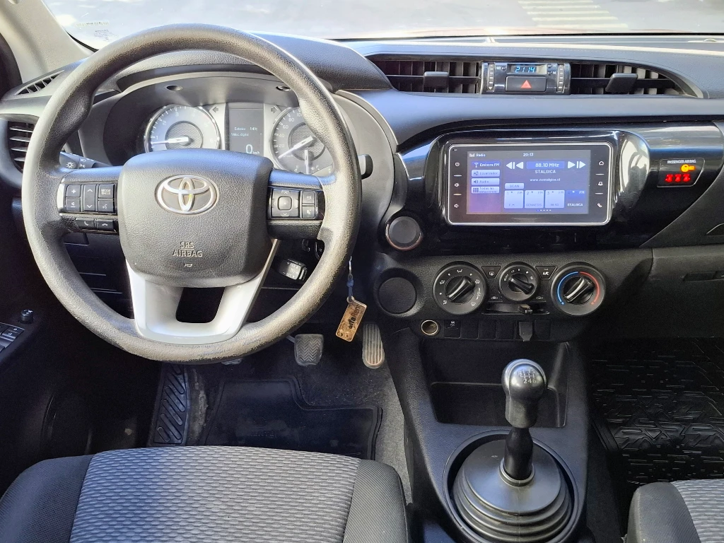 Toyota Hilux Dc 4x2 2.4 D Dx Mt año 2022