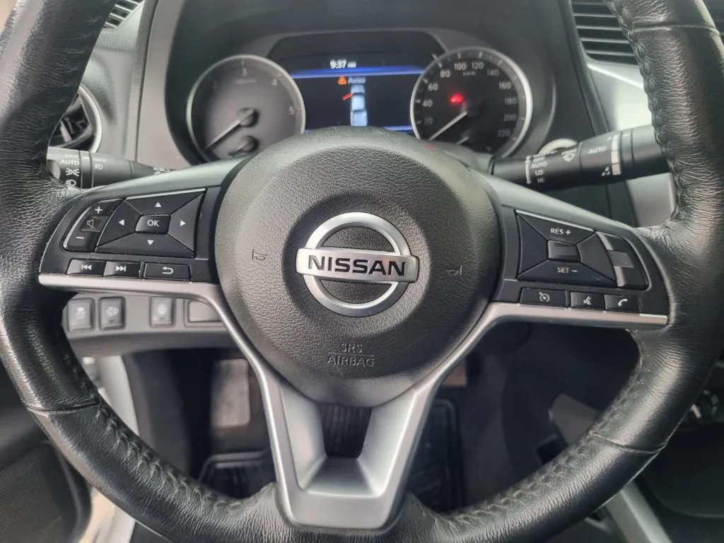 Nissan Navara Dc 4x4 2.3tdi Le At año 2022