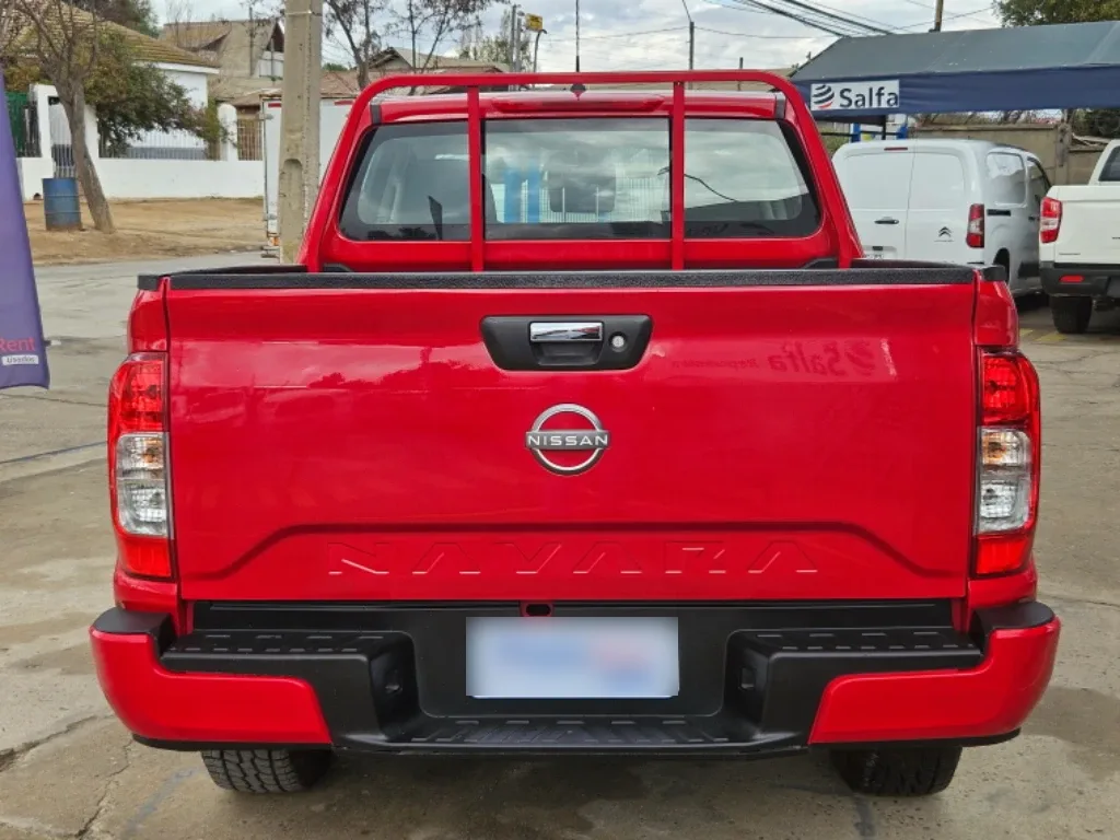 Nissan Navara Navara Dc 4x2 2.3 Tdi Se año 2023