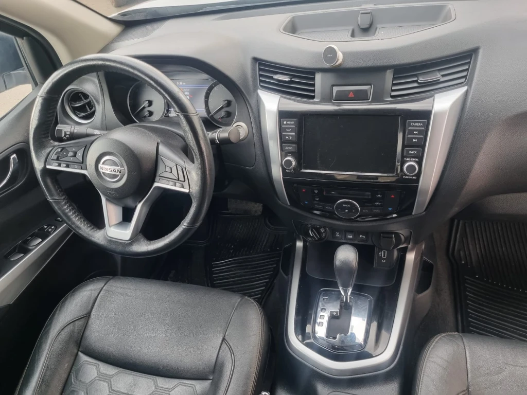 Nissan Navara Dc 4x4 2.3tdi Le At año 2022