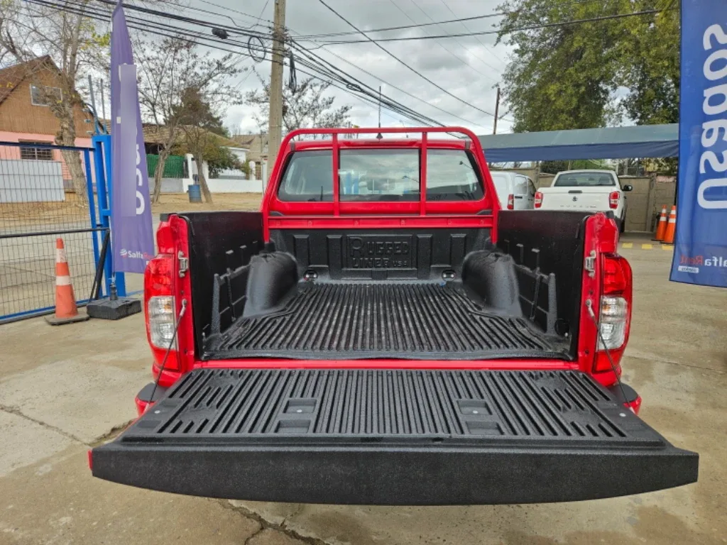 Nissan Navara Navara Dc 4x2 2.3 Tdi Se año 2023