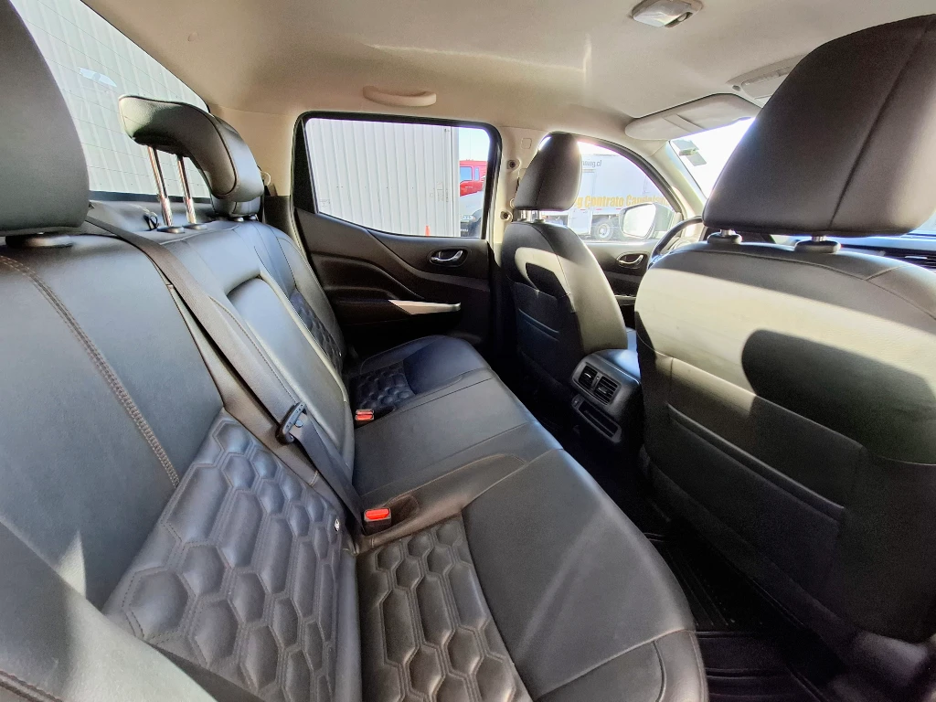 Nissan Navara Dc 4x4 2.3tdi Le año 2023