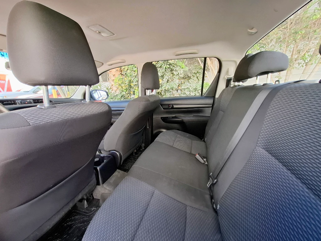 Toyota Hilux Dc 4x2 2.4 D Dx Mt año 2022