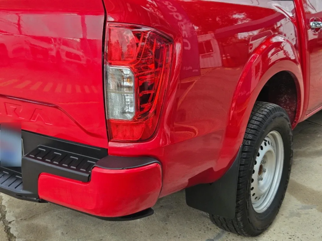 Nissan Navara Navara Dc 4x2 2.3 Tdi Se año 2023