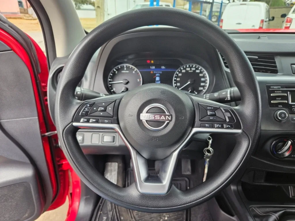 Nissan Navara Navara Dc 4x2 2.3 Tdi Se año 2023