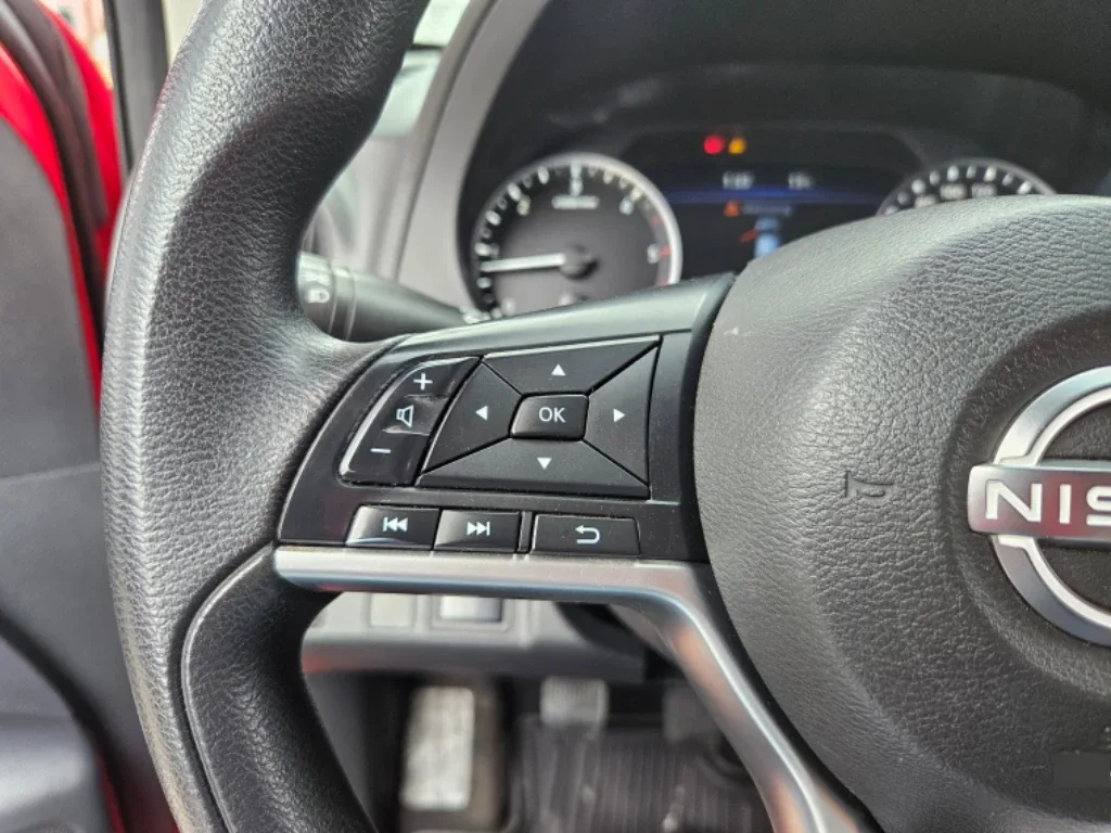 Nissan Navara Navara Dc 4x2 2.3 Tdi Se año 2023