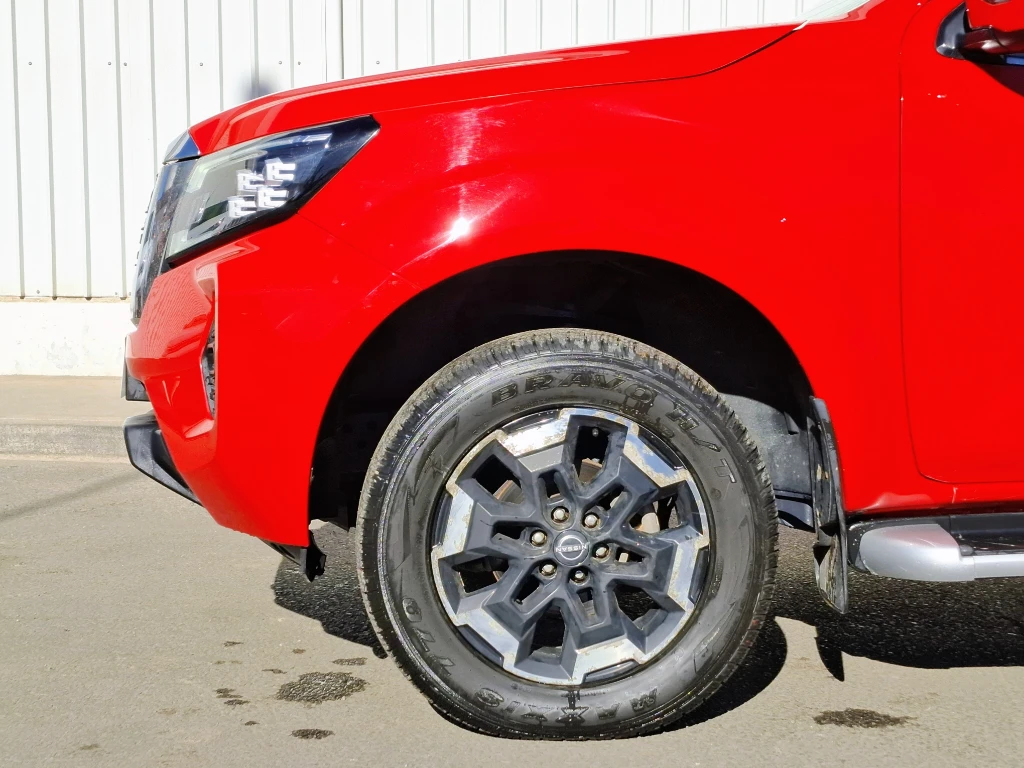 Nissan Navara Dc 4x4 2.3tdi Le año 2023