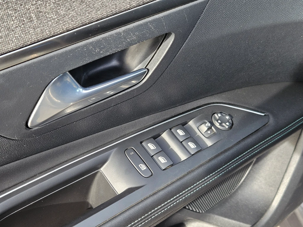 Peugeot 3008 Allure Bluehdi 130 Eat8 año 2024