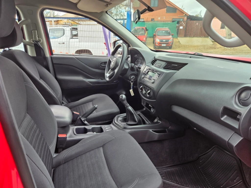 Nissan Navara Navara Dc 4x2 2.3 Tdi Se año 2023