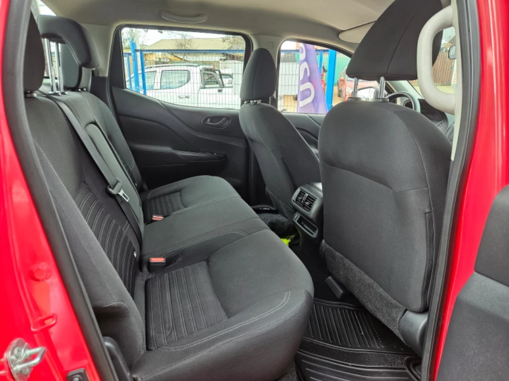 Nissan Navara Navara Dc 4x2 2.3 Tdi Se año 2023