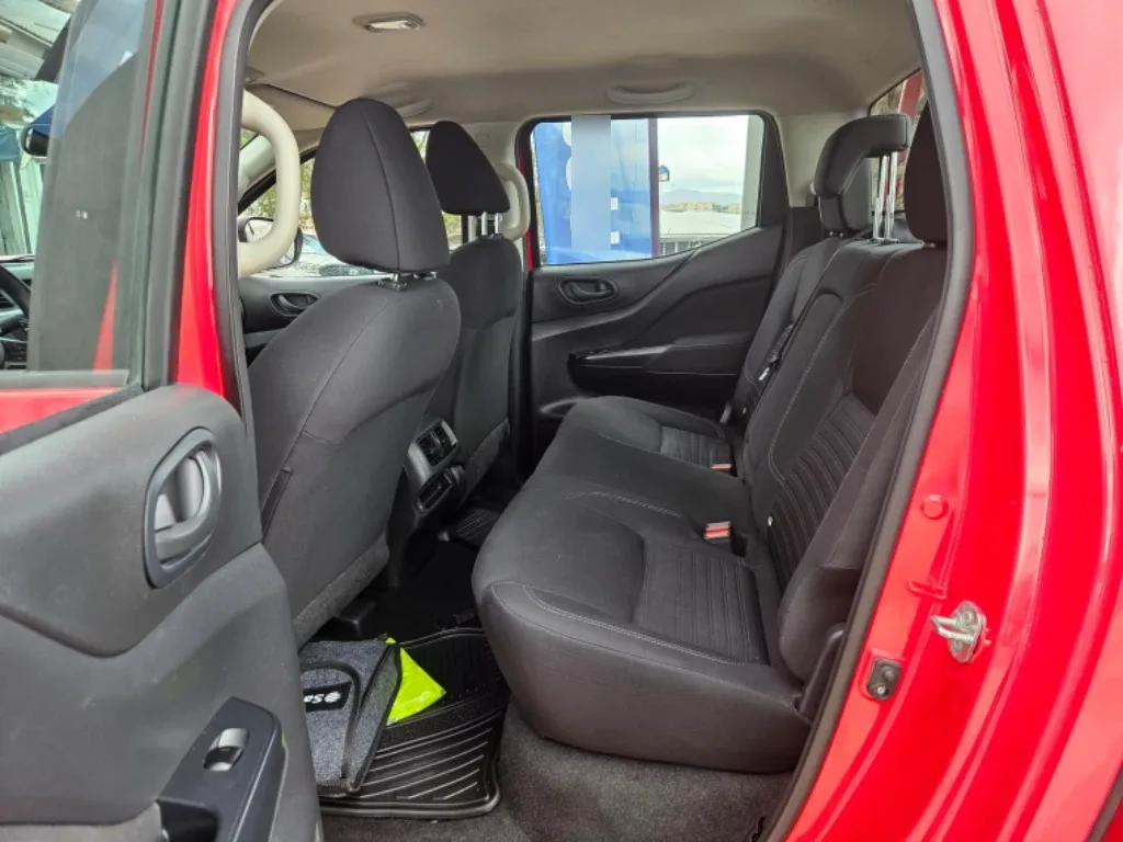 Nissan Navara Navara Dc 4x2 2.3 Tdi Se año 2023