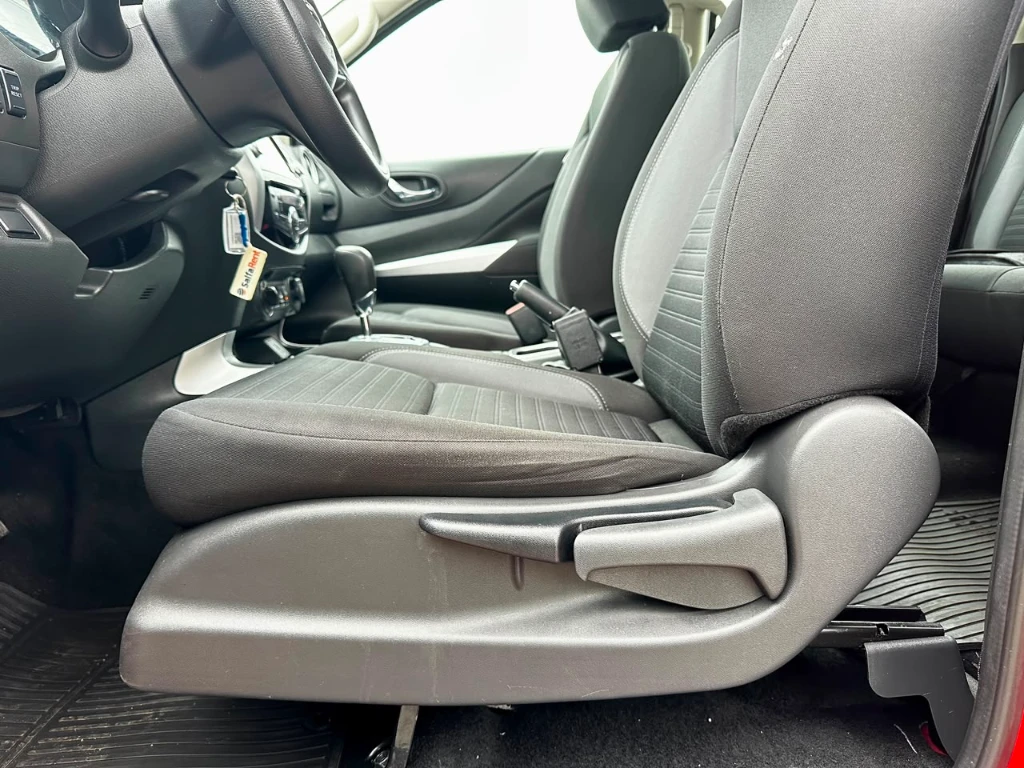 Nissan Navara Dc 4x4 2.3tdi Xe At año 2024